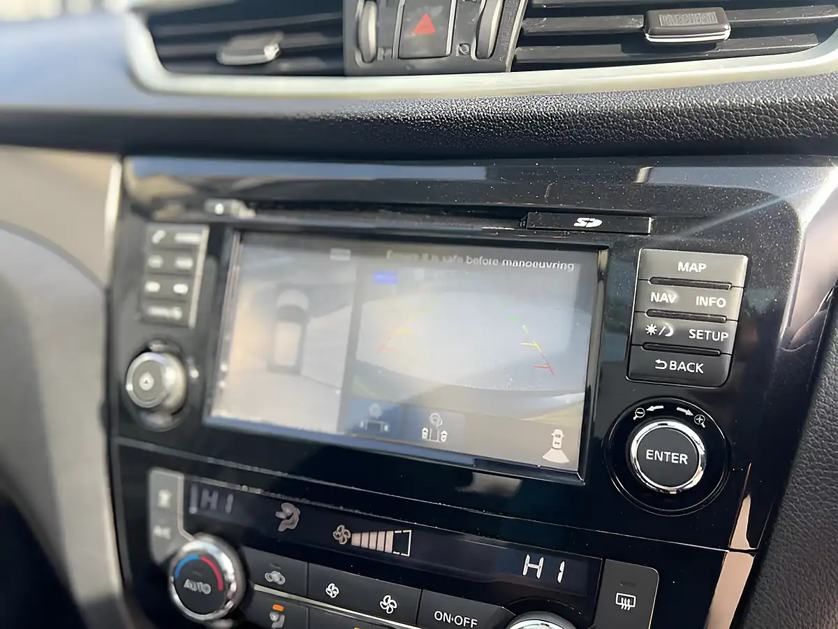 Used 2019 Nissan Qashqai N-Connecta Black - Interior and Exterior details 15