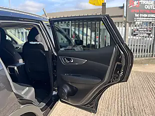 Used 2019 Nissan Qashqai N-Connecta Black - Interior and Exterior details 17