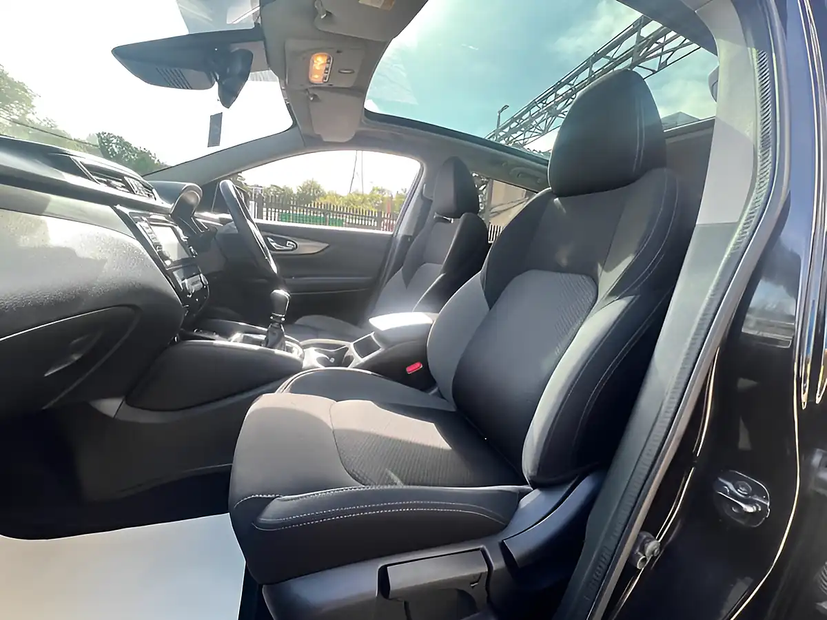 Used 2019 Nissan Qashqai N-Connecta Black - Interior and Exterior details 18
