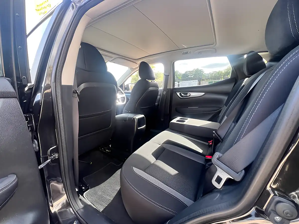 Used 2019 Nissan Qashqai N-Connecta Black - Interior and Exterior details 19