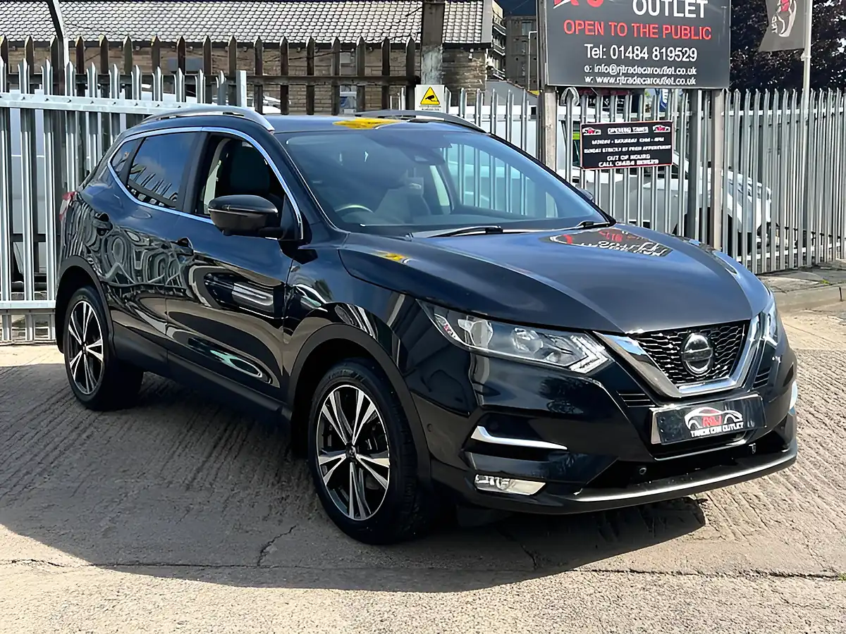 Used 2019 Nissan Qashqai N-Connecta Black - Interior and Exterior details 3
