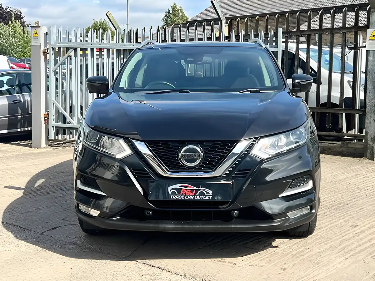 Used 2019 Nissan Qashqai N-Connecta Black - Interior and Exterior details 5