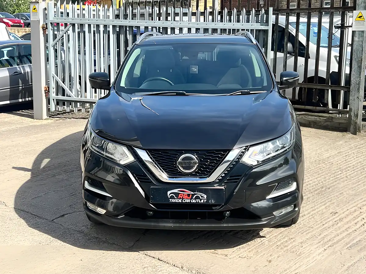 Used 2019 Nissan Qashqai N-Connecta Black - Interior and Exterior details 6