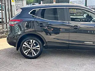 Used 2019 Nissan Qashqai N-Connecta Black - Interior and Exterior details 7