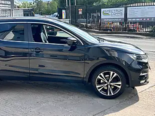Used 2019 Nissan Qashqai N-Connecta Black - Interior and Exterior details 8