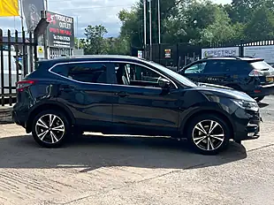 Used 2019 Nissan Qashqai N-Connecta Black - Interior and Exterior details 9
