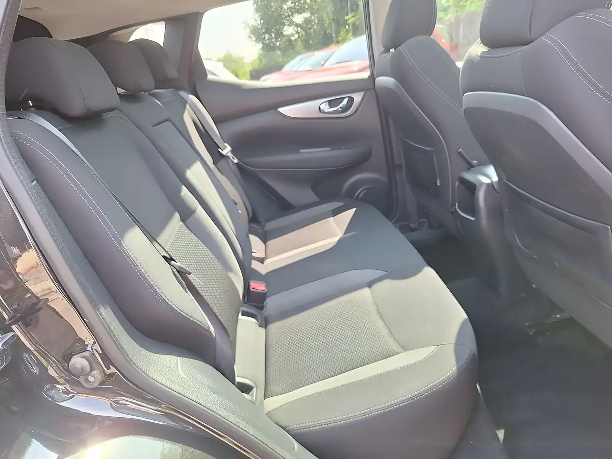 Used 2019 Nissan Qashqai N-Connecta Black - Interior and Exterior details 11