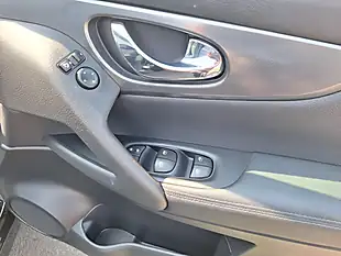 Used 2019 Nissan Qashqai N-Connecta Black - Interior and Exterior details 13