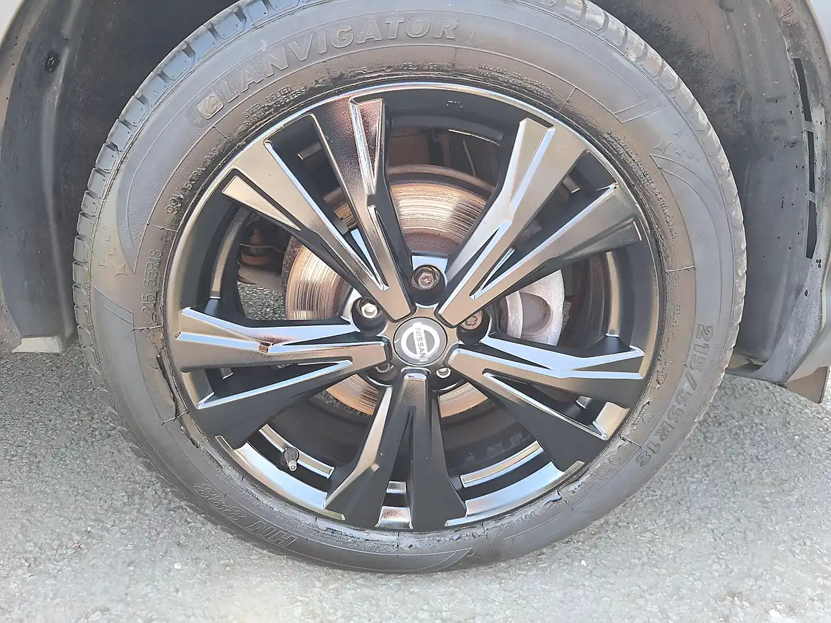 Used 2019 Nissan Qashqai N-Connecta Black - Interior and Exterior details 14
