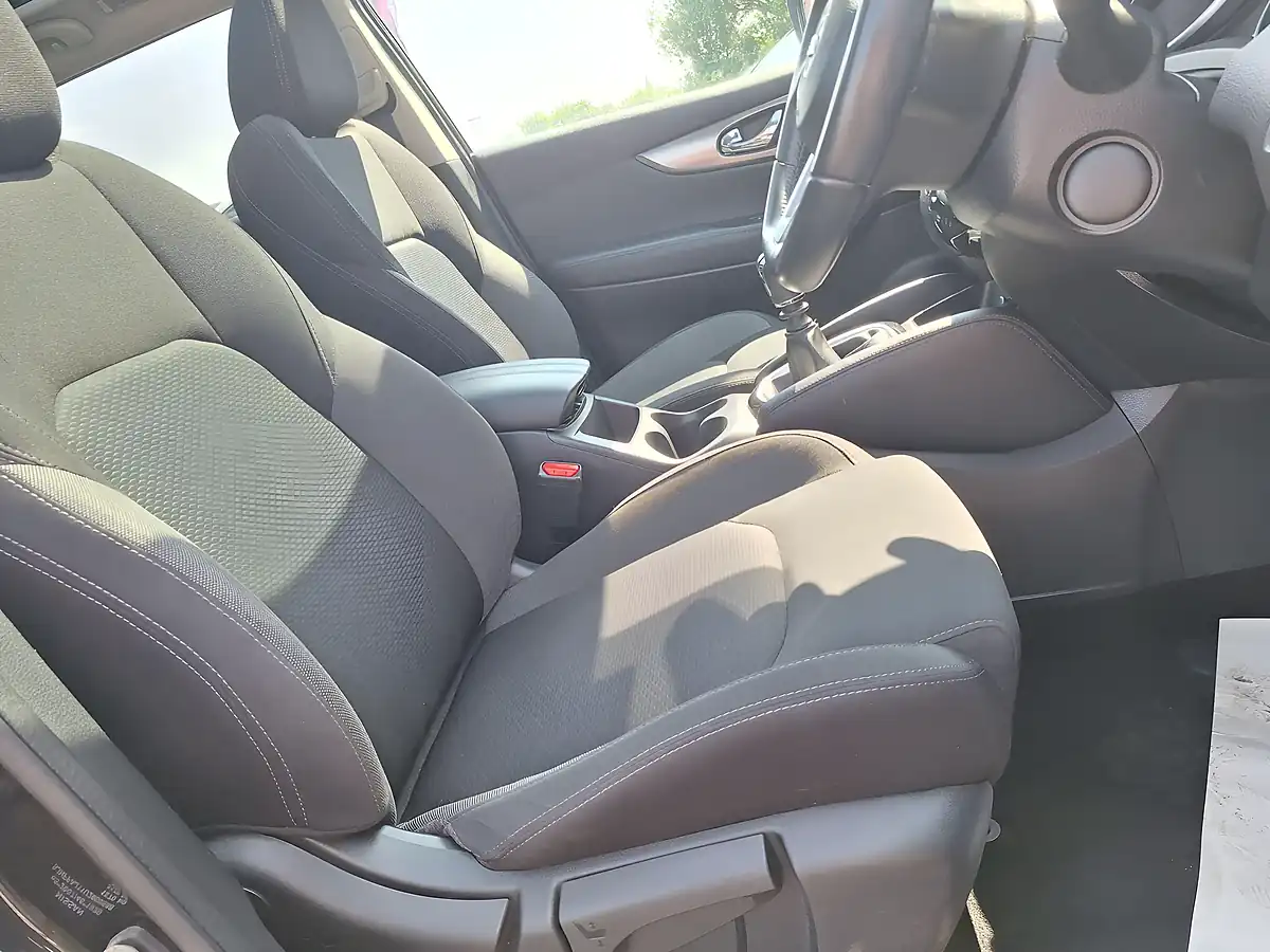 Used 2019 Nissan Qashqai N-Connecta Black - Interior and Exterior details 20