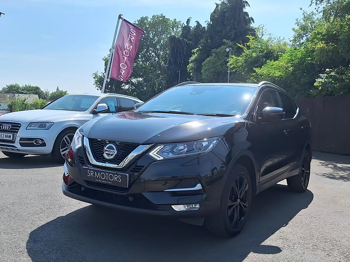 Used 2019 Nissan Qashqai N-Connecta Black - Interior and Exterior details 3