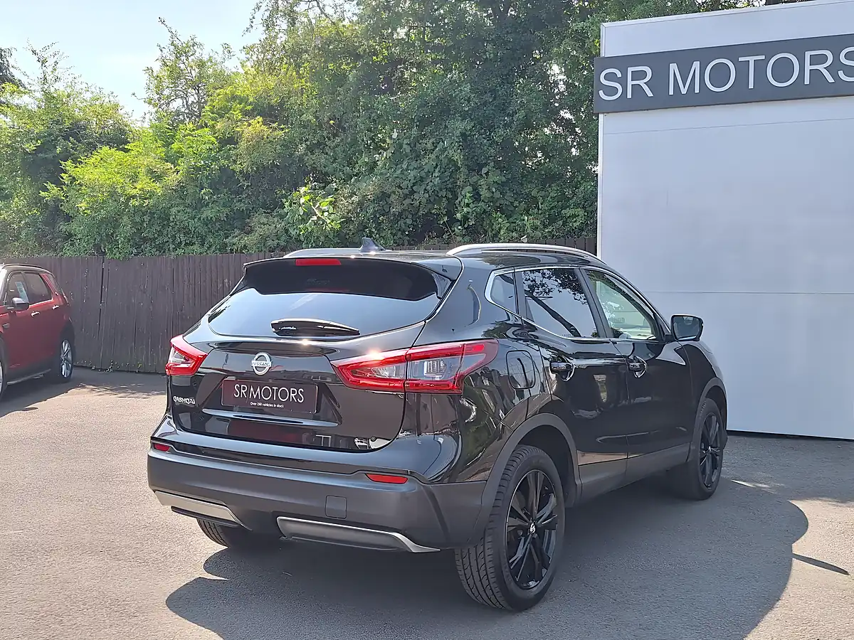 Used 2019 Nissan Qashqai N-Connecta Black - Interior and Exterior details 8