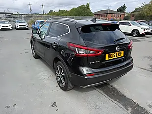 Used 2019 Nissan Qashqai N-Connecta Black - Interior and Exterior details 12