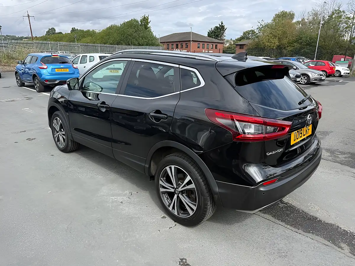 Used 2019 Nissan Qashqai N-Connecta Black - Interior and Exterior details 3