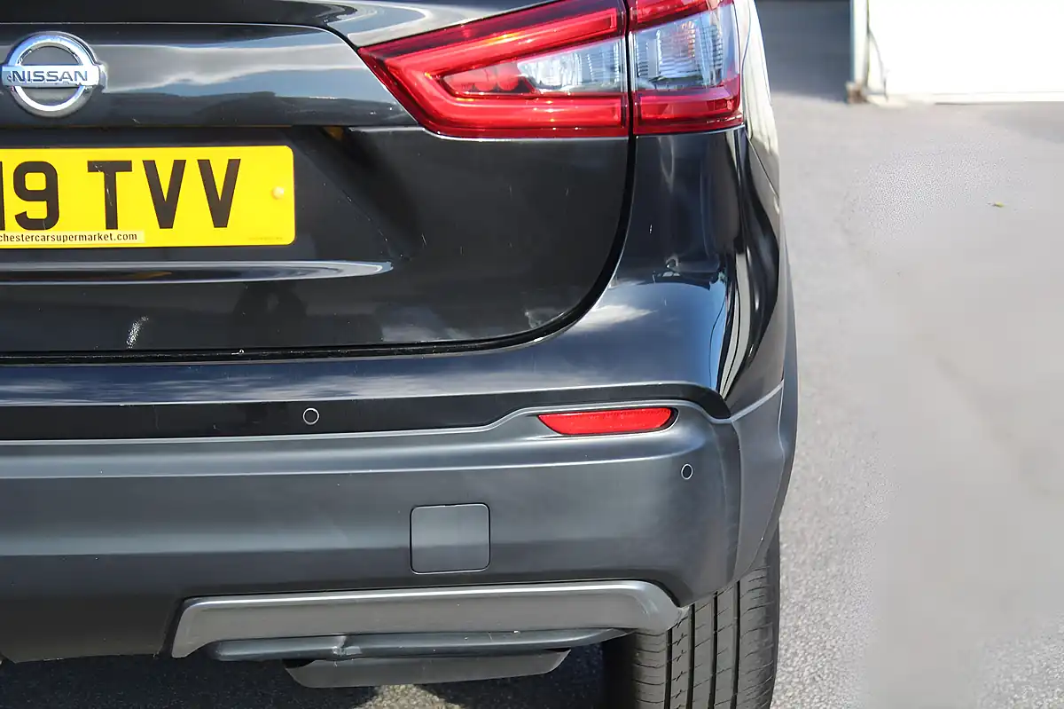 Used 2019 Nissan Qashqai N-Connecta Black - Interior and Exterior details 12