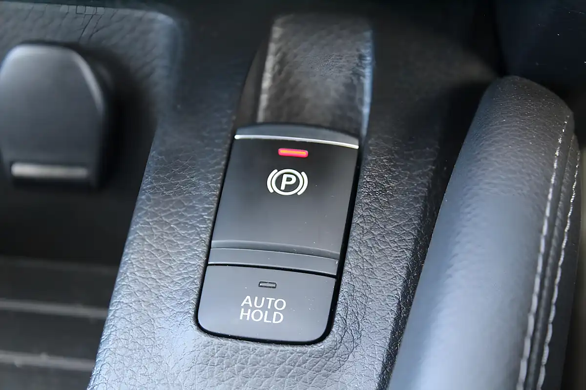 Used 2019 Nissan Qashqai N-Connecta Black - Interior and Exterior details 13