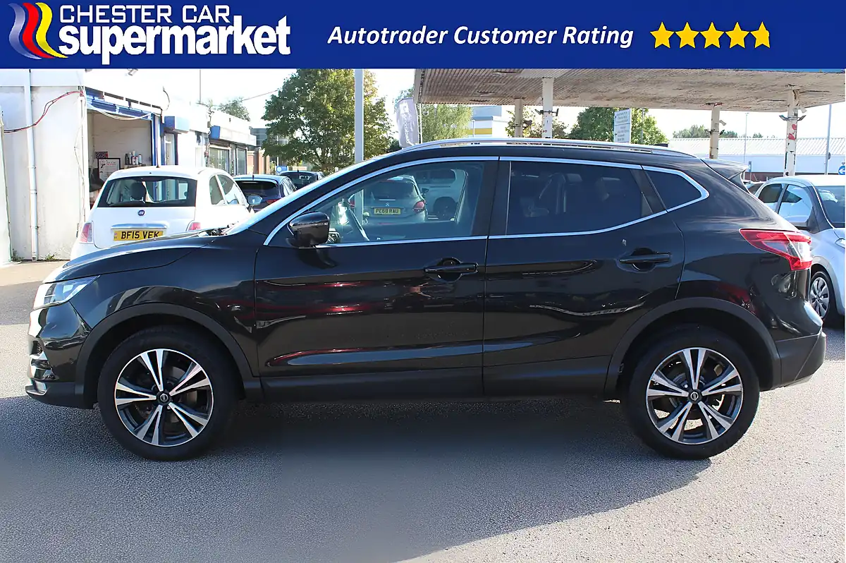 Used 2019 Nissan Qashqai N-Connecta Black - Interior and Exterior details 3