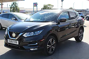 Used 2019 Nissan Qashqai N-Connecta Black - Interior and Exterior details 7