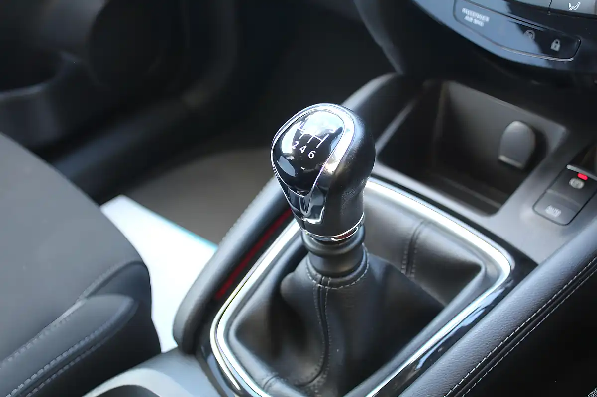 Used 2019 Nissan Qashqai N-Connecta Black - Interior and Exterior details 9