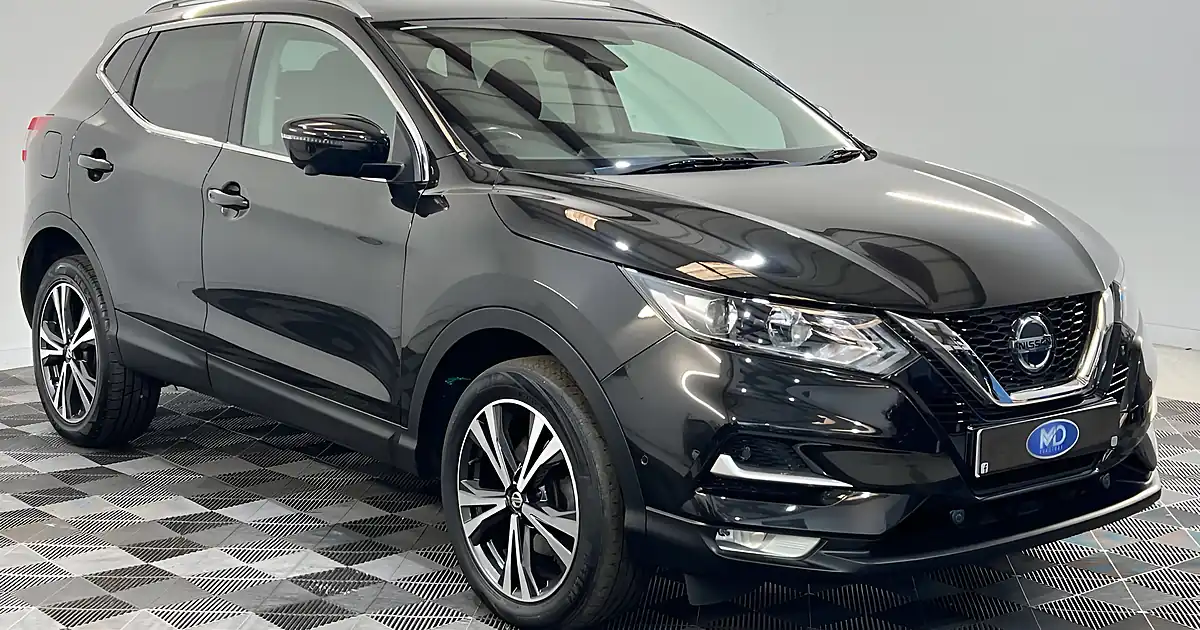 Used 2019 Nissan Qashqai N-Connecta Black - Front View