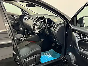 Used 2019 Nissan Qashqai N-Connecta Black - Interior and Exterior details 11