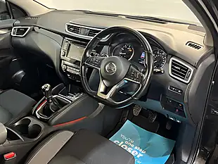 Used 2019 Nissan Qashqai N-Connecta Black - Interior and Exterior details 12