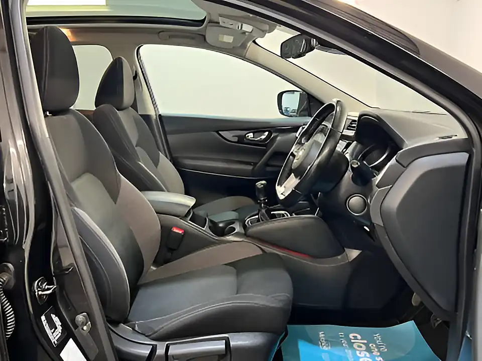 Used 2019 Nissan Qashqai N-Connecta Black - Interior and Exterior details 13