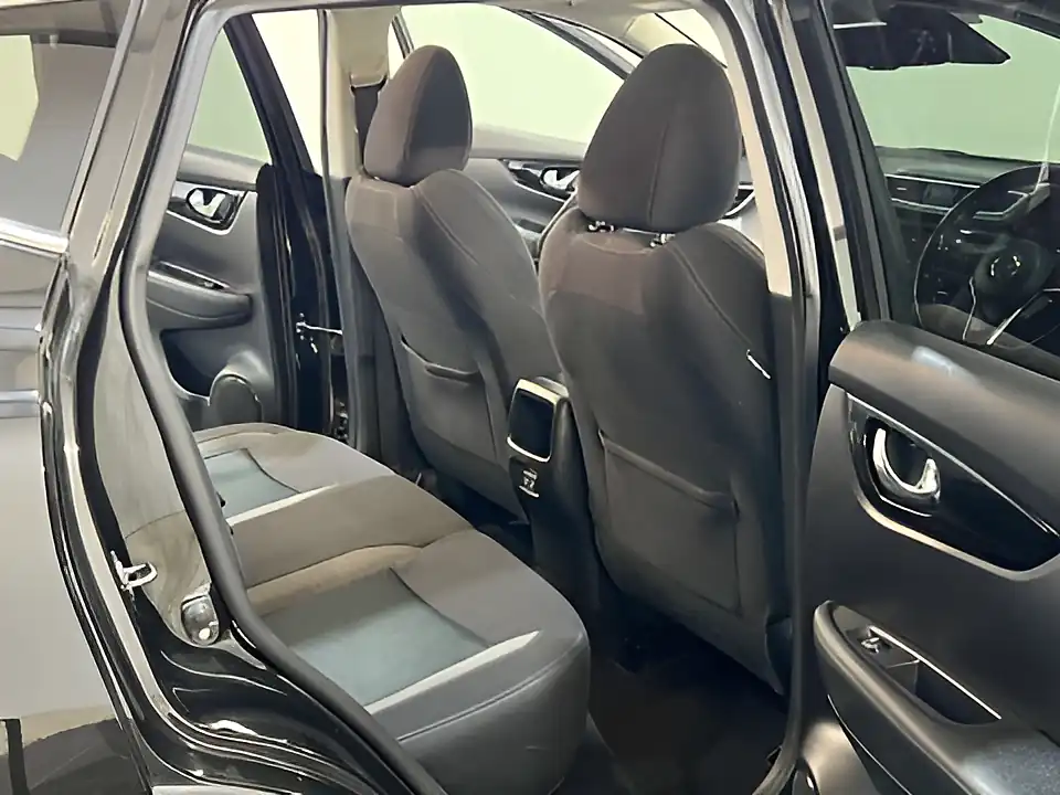 Used 2019 Nissan Qashqai N-Connecta Black - Interior and Exterior details 15