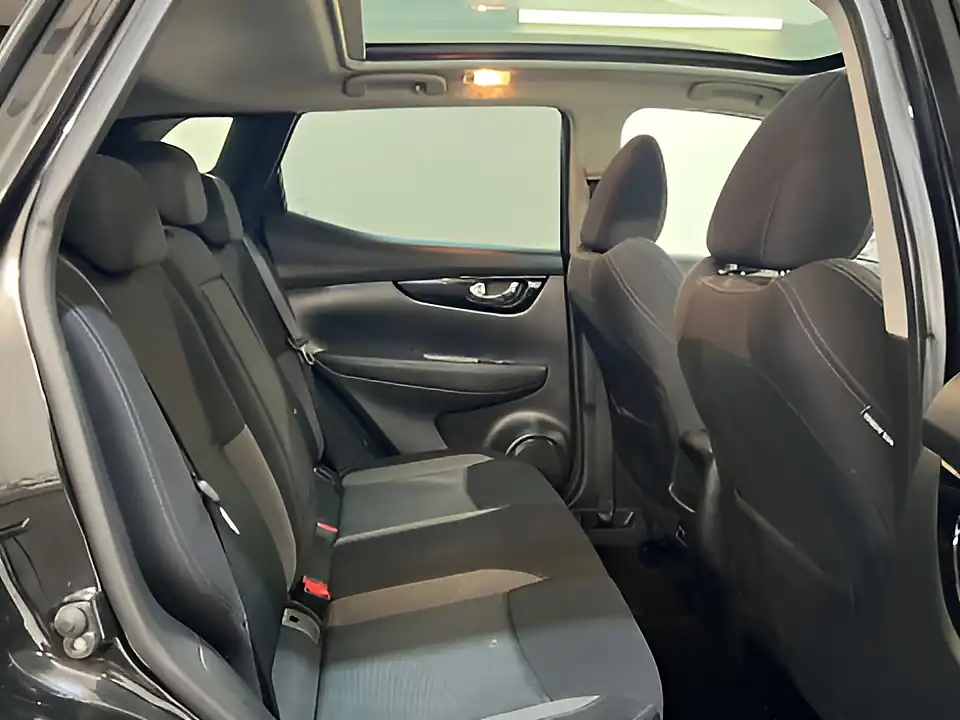 Used 2019 Nissan Qashqai N-Connecta Black - Interior and Exterior details 17