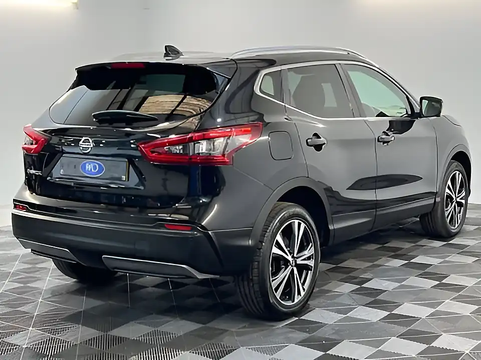 Used 2019 Nissan Qashqai N-Connecta Black - Interior and Exterior details 3