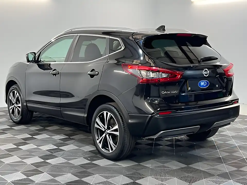 Used 2019 Nissan Qashqai N-Connecta Black - Interior and Exterior details 7
