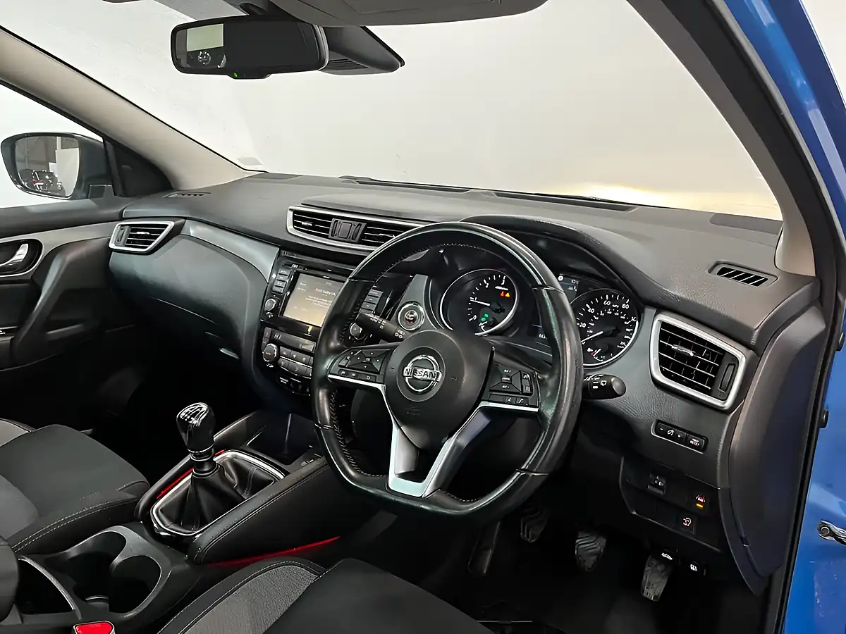 Used 2019 Nissan Qashqai N-Connecta Blue - Interior and Exterior details 11