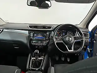 Used 2019 Nissan Qashqai N-Connecta Blue - Interior and Exterior details 14