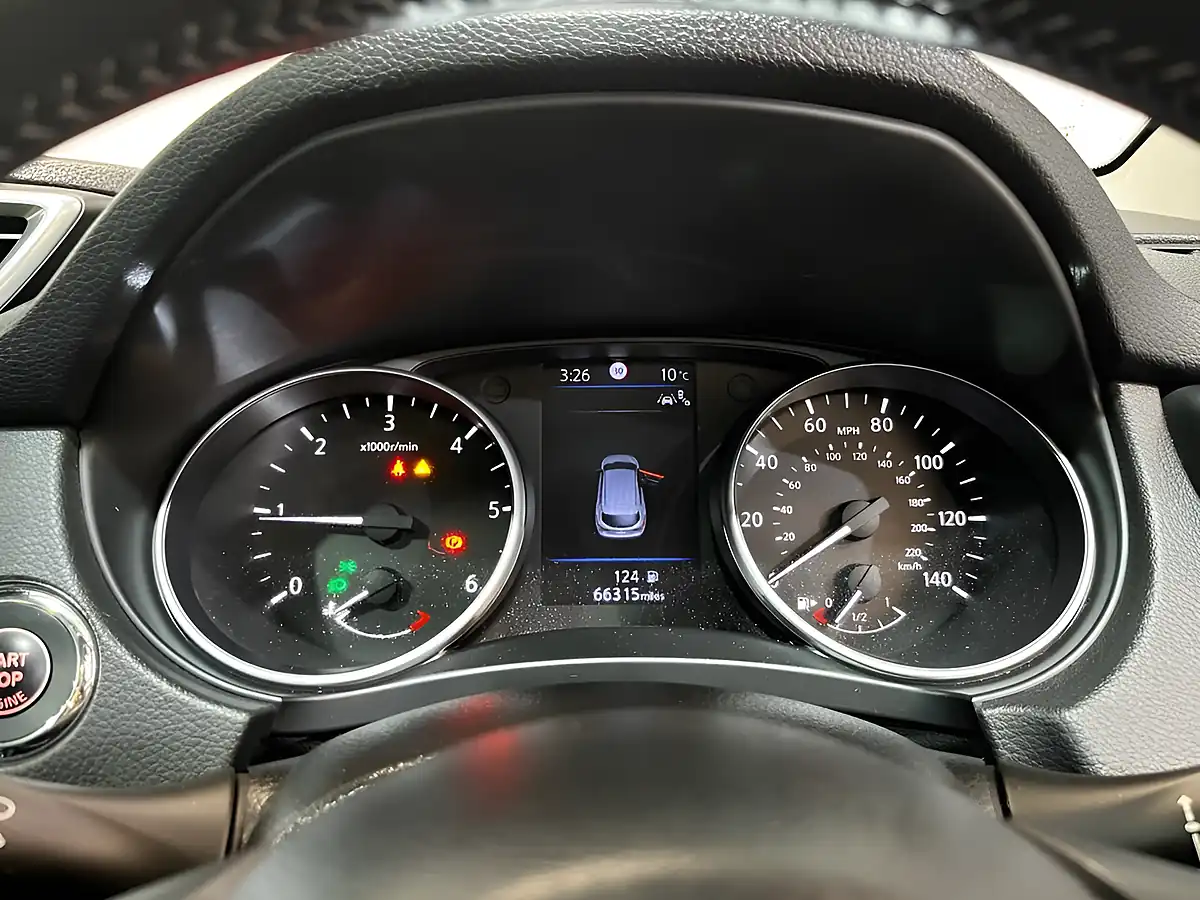 Used 2019 Nissan Qashqai N-Connecta Blue - Interior and Exterior details 17