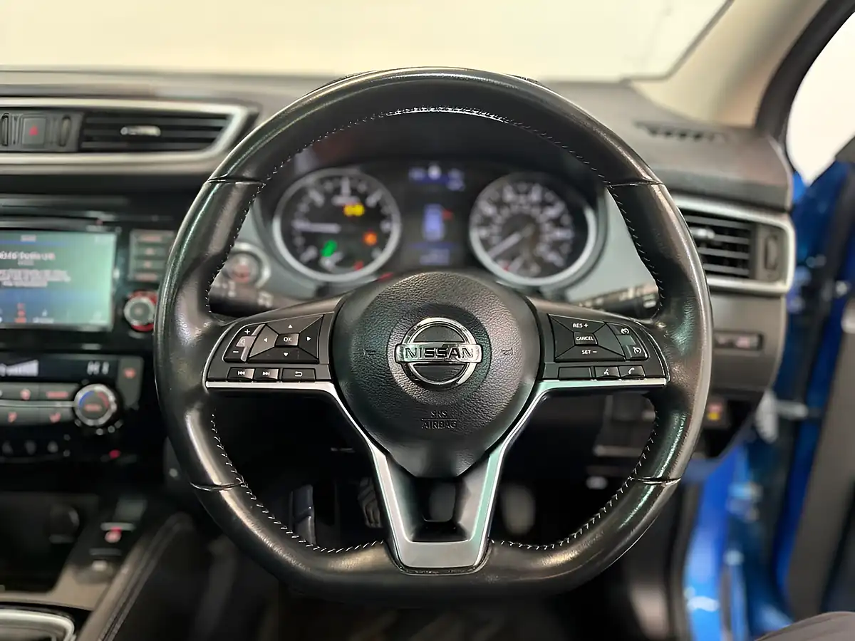 Used 2019 Nissan Qashqai N-Connecta Blue - Interior and Exterior details 18