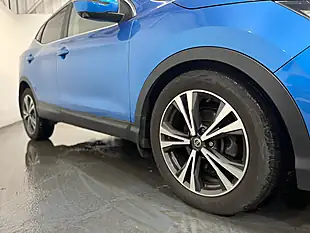 Used 2019 Nissan Qashqai N-Connecta Blue - Interior and Exterior details 7