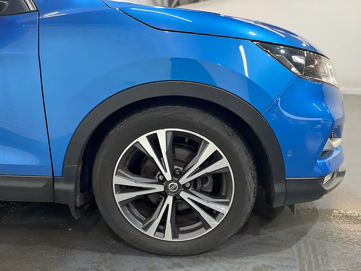 Used 2019 Nissan Qashqai N-Connecta Blue - Interior and Exterior details 8