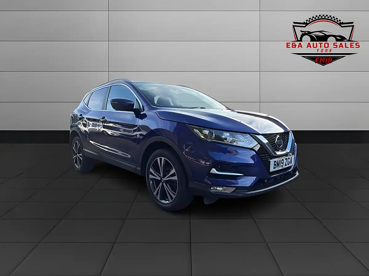 Used 2019 Nissan Qashqai N-Connecta Blue - Front View