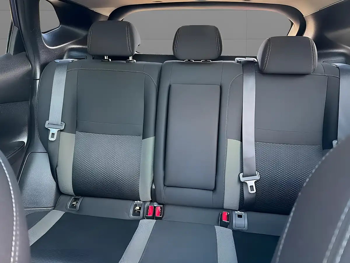 Used 2019 Nissan Qashqai N-Connecta Blue - Interior and Exterior details 12