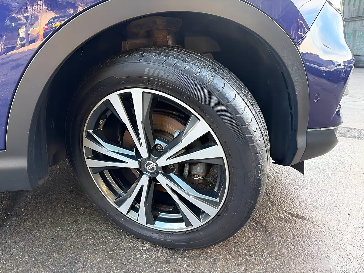 Used 2019 Nissan Qashqai N-Connecta Blue - Interior and Exterior details 15