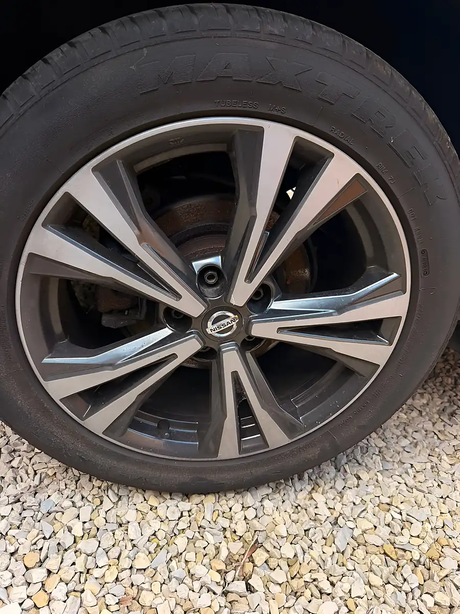 Used 2019 Nissan Qashqai N-Connecta Blue - Interior and Exterior details 16