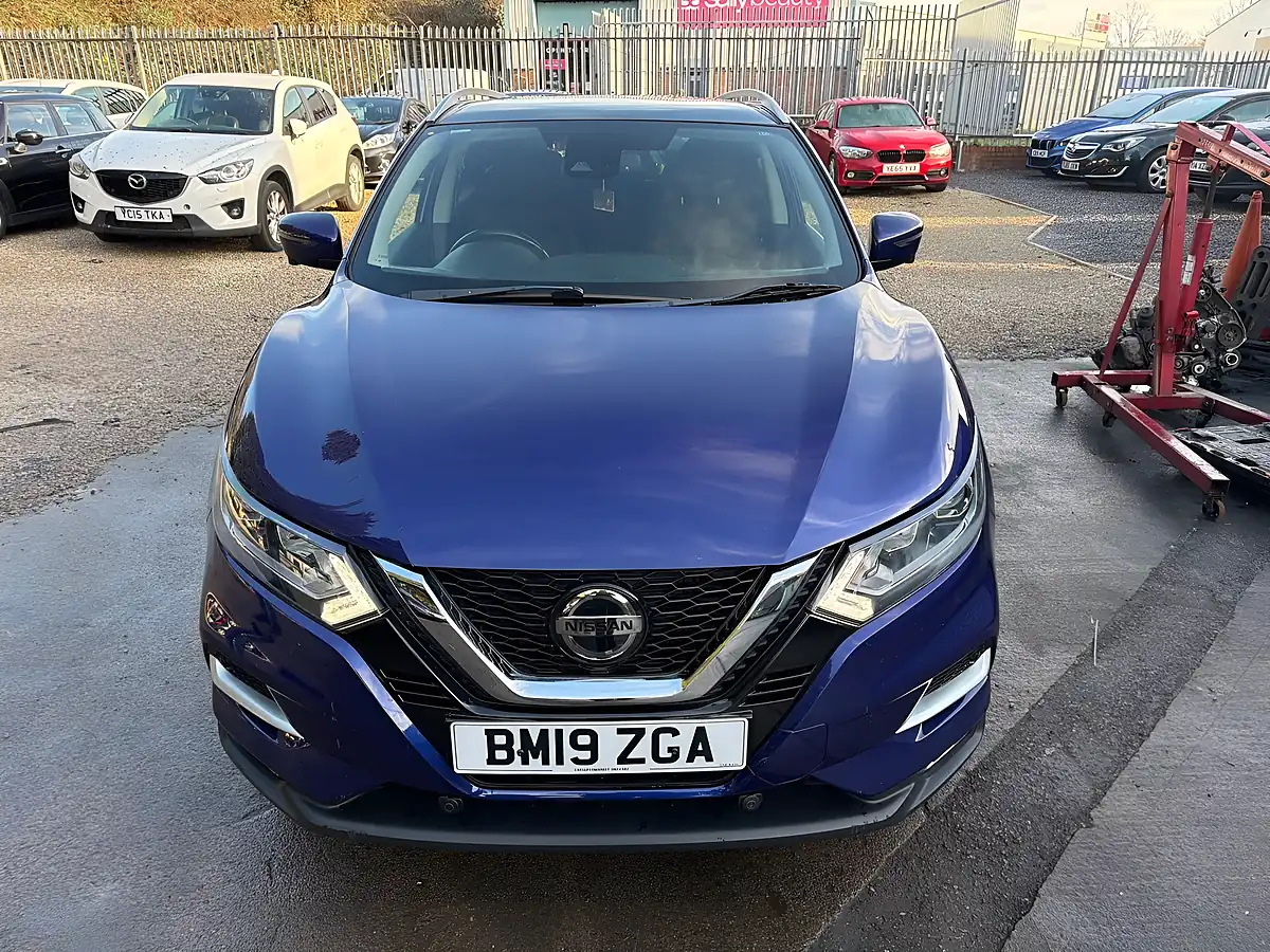 Used 2019 Nissan Qashqai N-Connecta Blue - Interior and Exterior details 17
