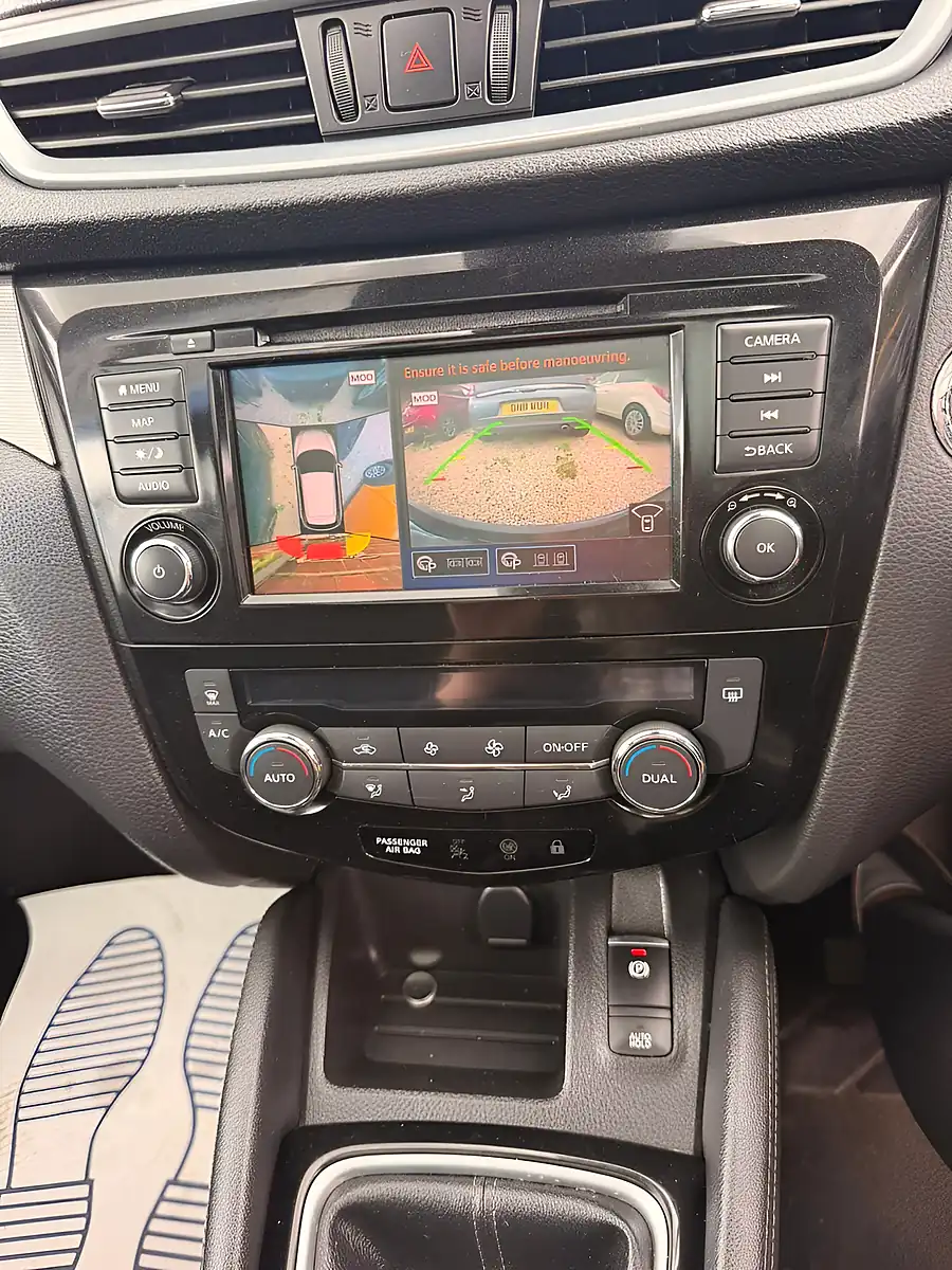 Used 2019 Nissan Qashqai N-Connecta Blue - Interior and Exterior details 19