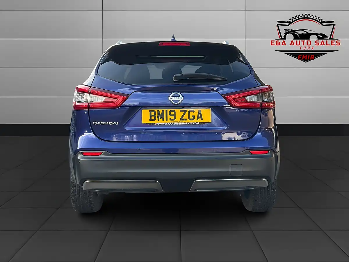 Used 2019 Nissan Qashqai N-Connecta Blue - Interior and Exterior details 6
