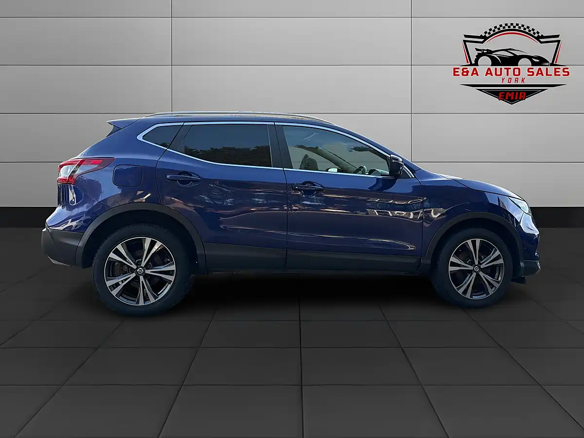 Used 2019 Nissan Qashqai N-Connecta Blue - Interior and Exterior details 7