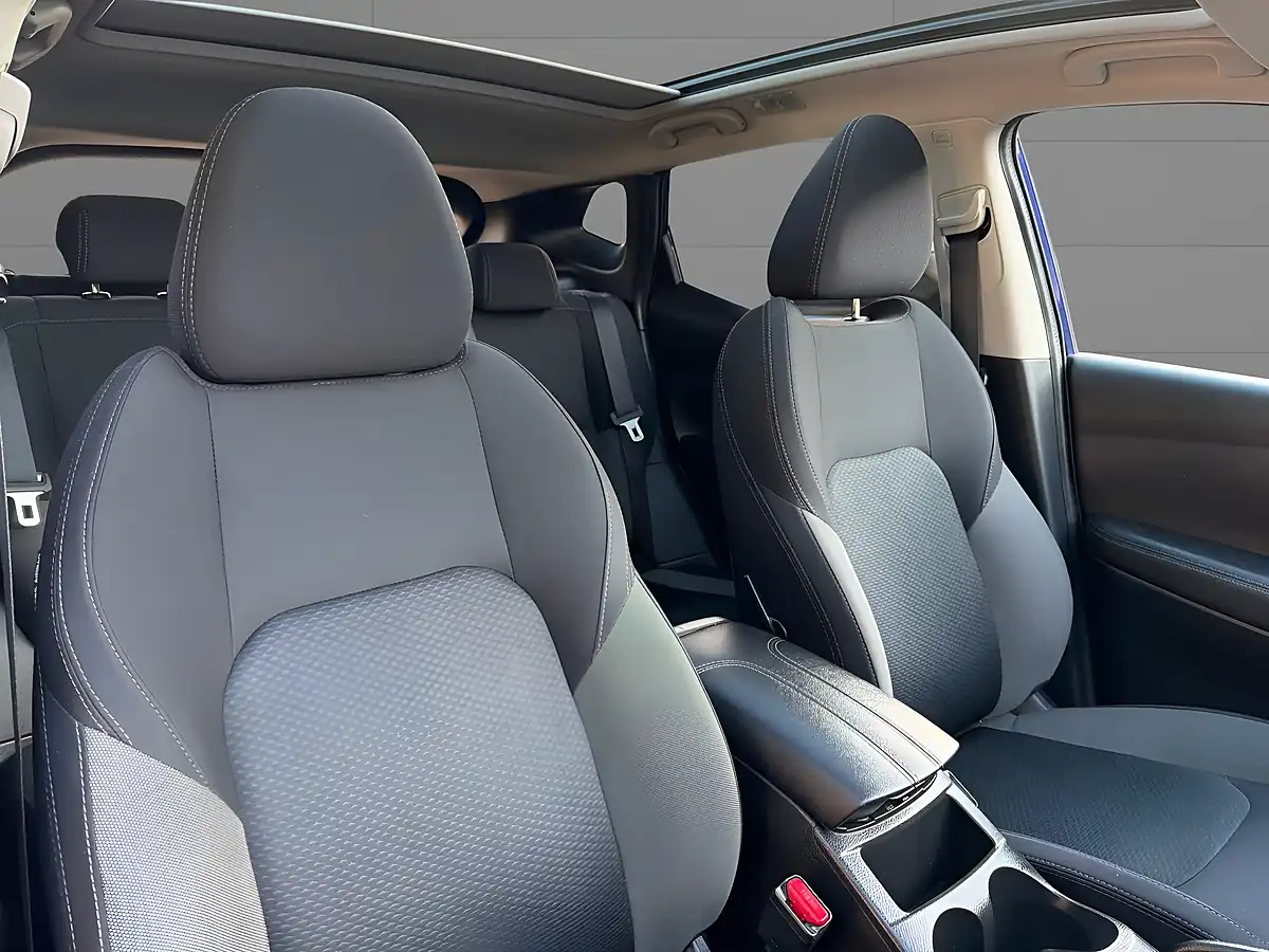 Used 2019 Nissan Qashqai N-Connecta Blue - Interior and Exterior details 9