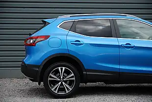 Used 2019 Nissan Qashqai N-Connecta Blue - Interior and Exterior details 12