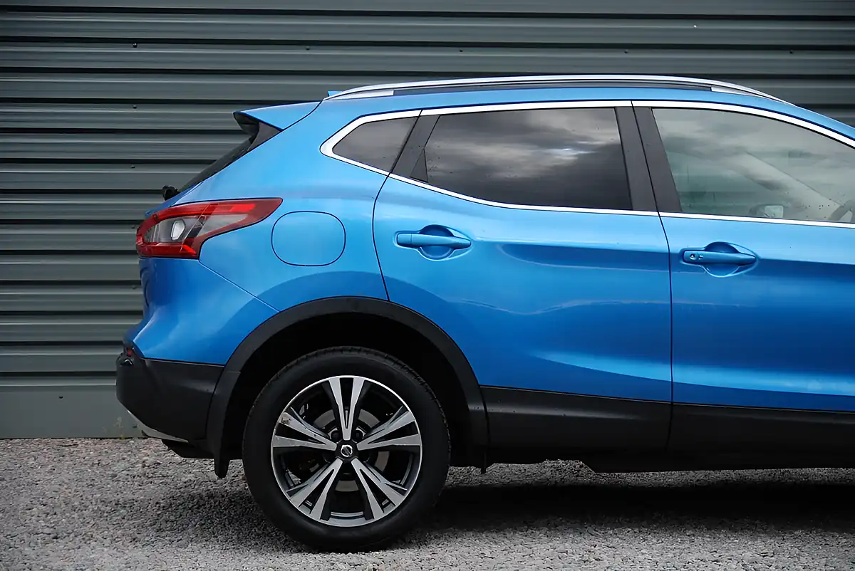 Used 2019 Nissan Qashqai N-Connecta Blue - Interior and Exterior details 12