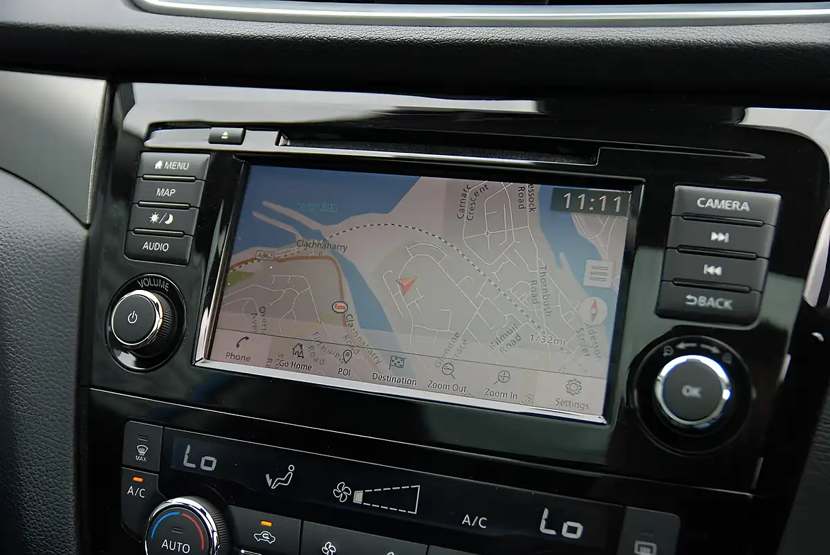 Used 2019 Nissan Qashqai N-Connecta Blue - Interior and Exterior details 13