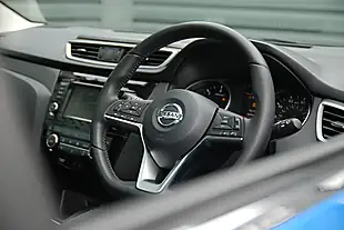 Used 2019 Nissan Qashqai N-Connecta Blue - Interior and Exterior details 15